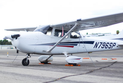 standard-category-airplanes-N796SP-cessna-skyhawk