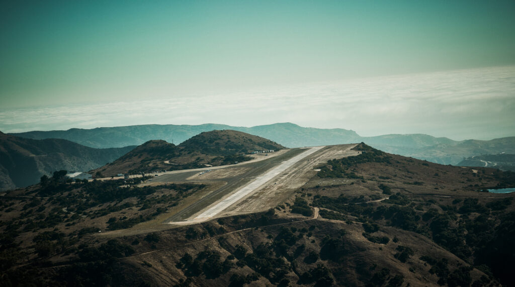 picture airplane rental on runway in Los Angeles, CA
